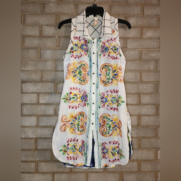Anthropologie Tops - Anthropologie Cyrena Boho Embroidered Floral Sleeveless Button-Up Blouse w/Slit